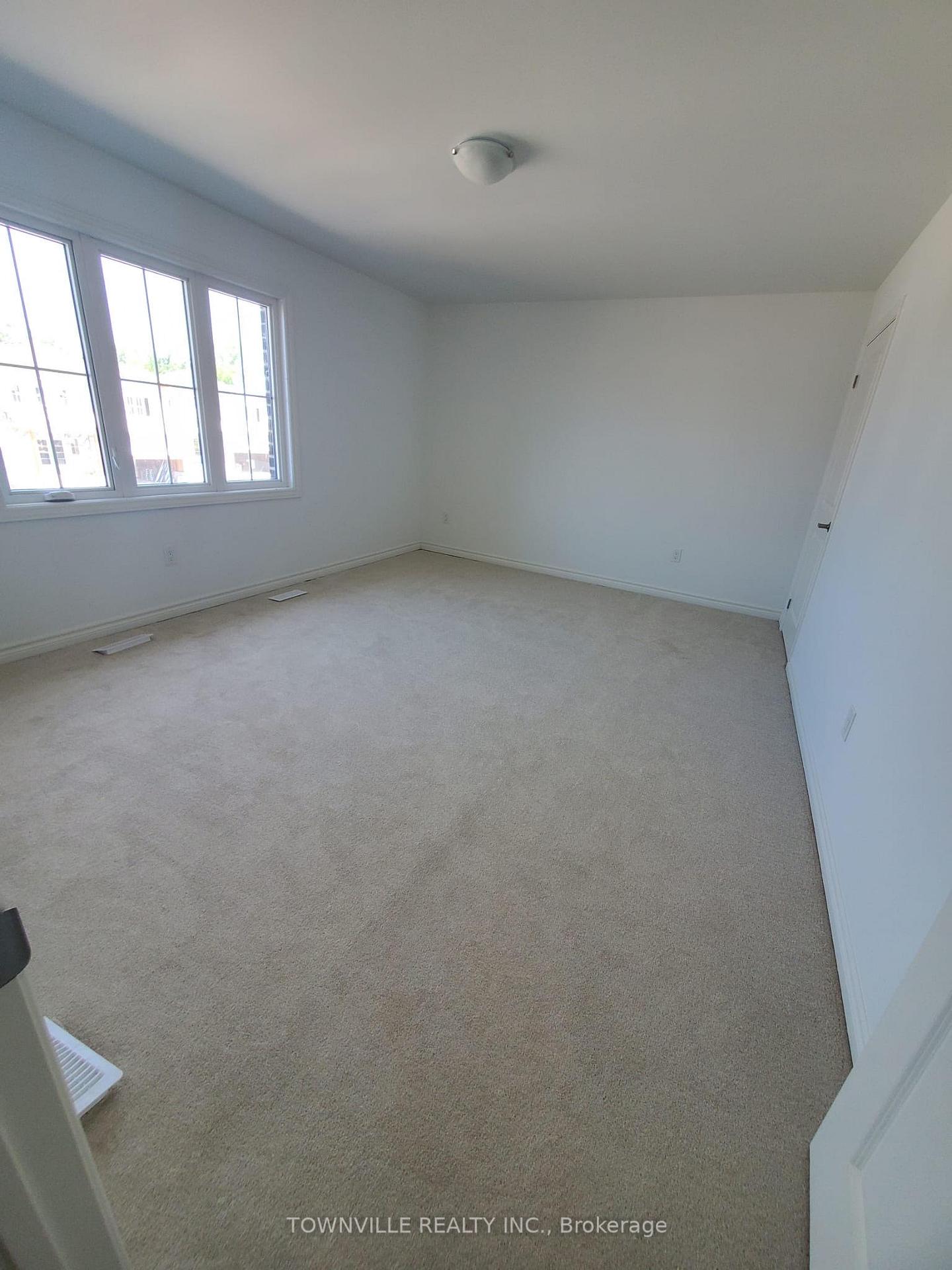 Photo 19 of 38 Bradden Crescent, Belleville, Belleville Ward — HOMEH