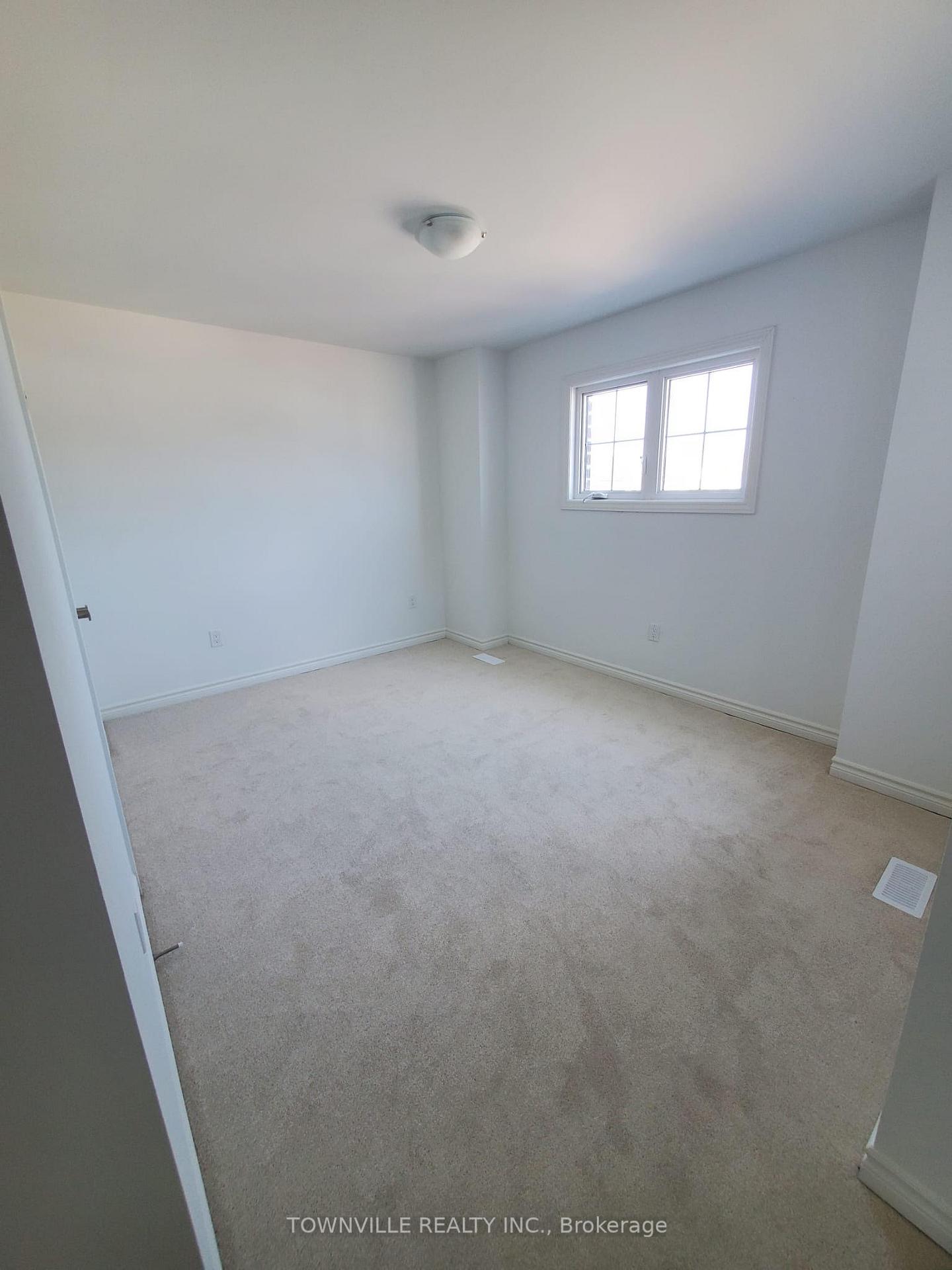 Photo 20 of 38 Bradden Crescent, Belleville, Belleville Ward — HOMEH
