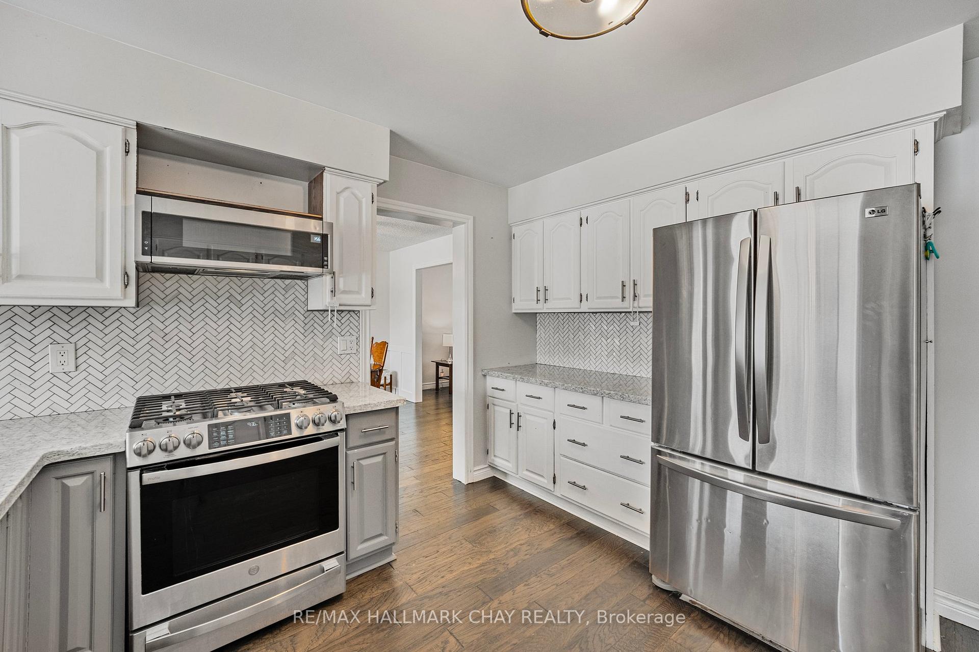 Photo 9 of 15 Callaghan Drive, Barrie, Letitia Heights — HOMEH
