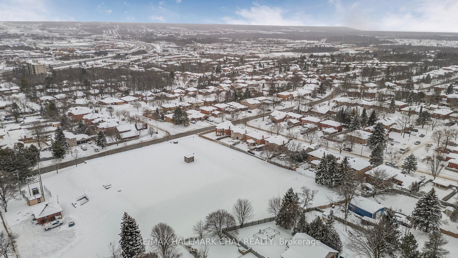 Photo 37 of 15 Callaghan Drive, Barrie, Letitia Heights — HOMEH