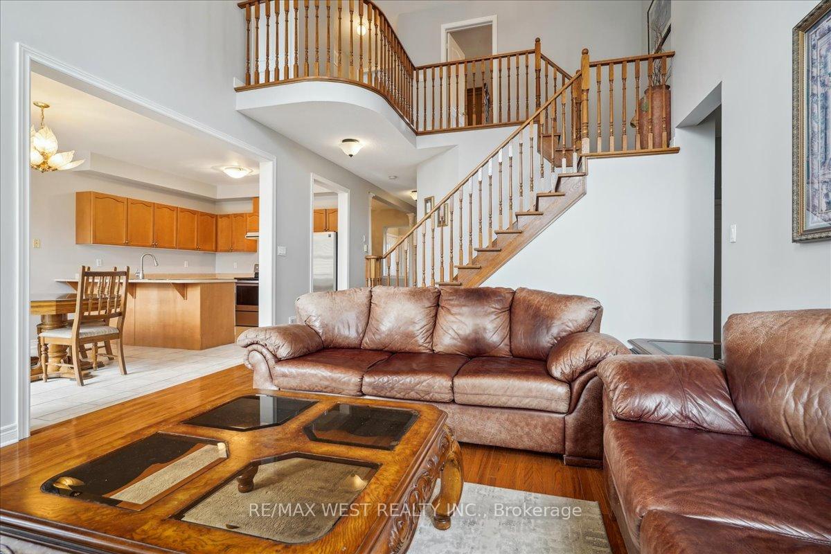 Photo 6 of 123 Toscana Road, Vaughan, Sonoma Heights — HOMEH