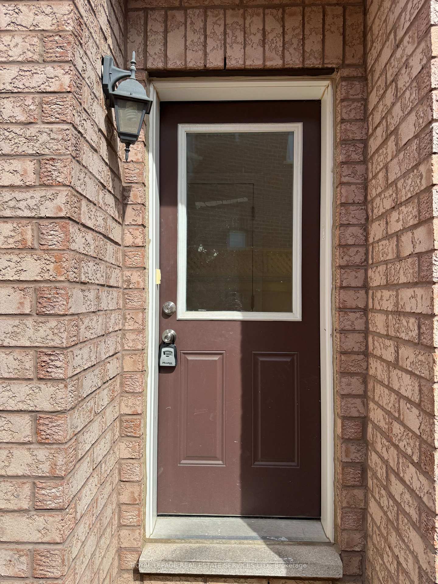 Photo 4 of 64 George Robinson Drive, Brampton, Credit Valley — HOMEH