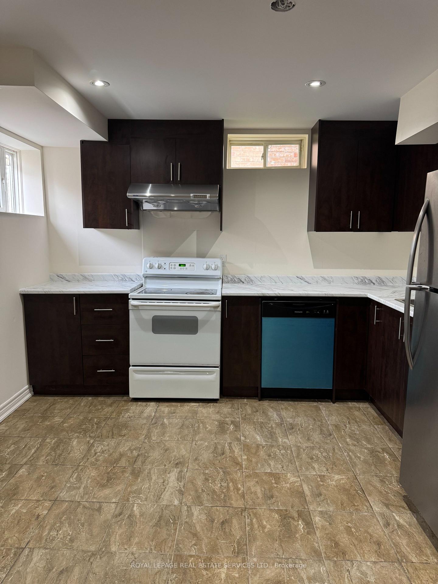 Photo 15 of 64 George Robinson Drive, Brampton, Credit Valley — HOMEH