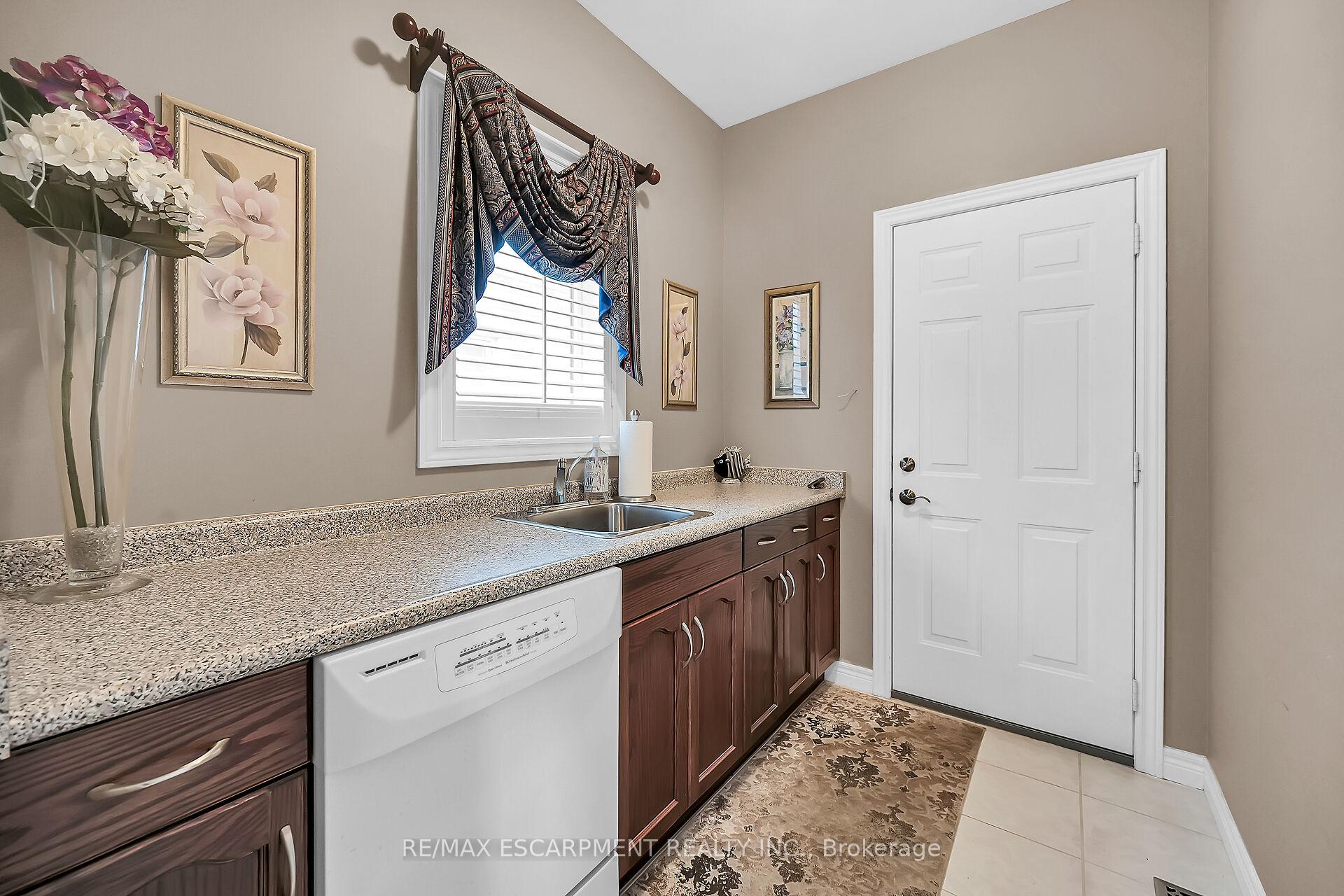 Photo 12 of 7 Kathleen Court, Hamilton, Hampton Heights — HOMEH