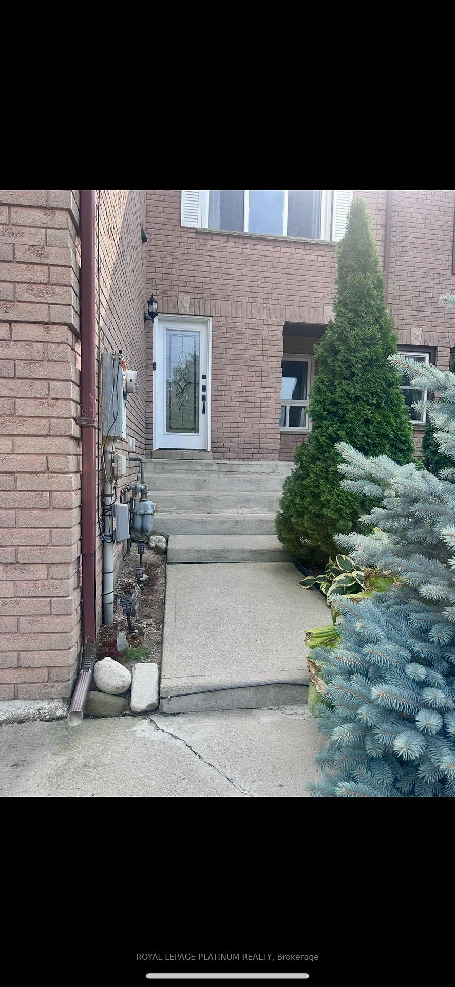 Photo 11 of 112 Cutters Crescent, Brampton, Fletcher's West — HOMEH