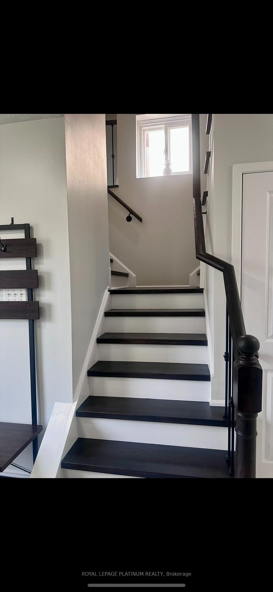 Photo 13 of 112 Cutters Crescent, Brampton, Fletcher's West — HOMEH