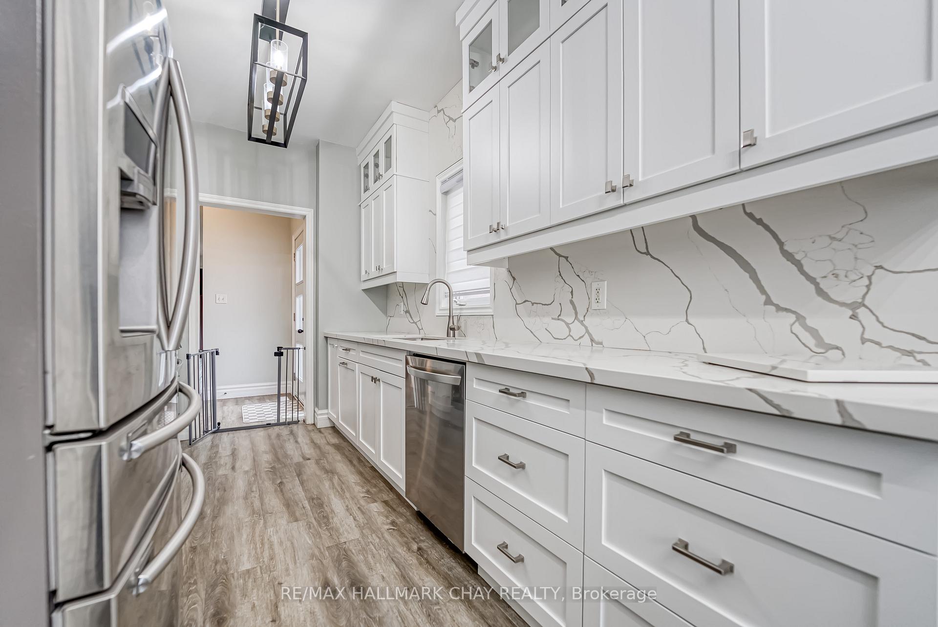 Photo 6 of 122 Stanley Street, Barrie, East Bayfield — HOMEH