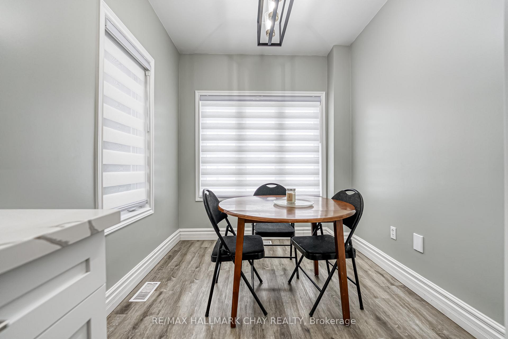 Photo 7 of 122 Stanley Street, Barrie, East Bayfield — HOMEH