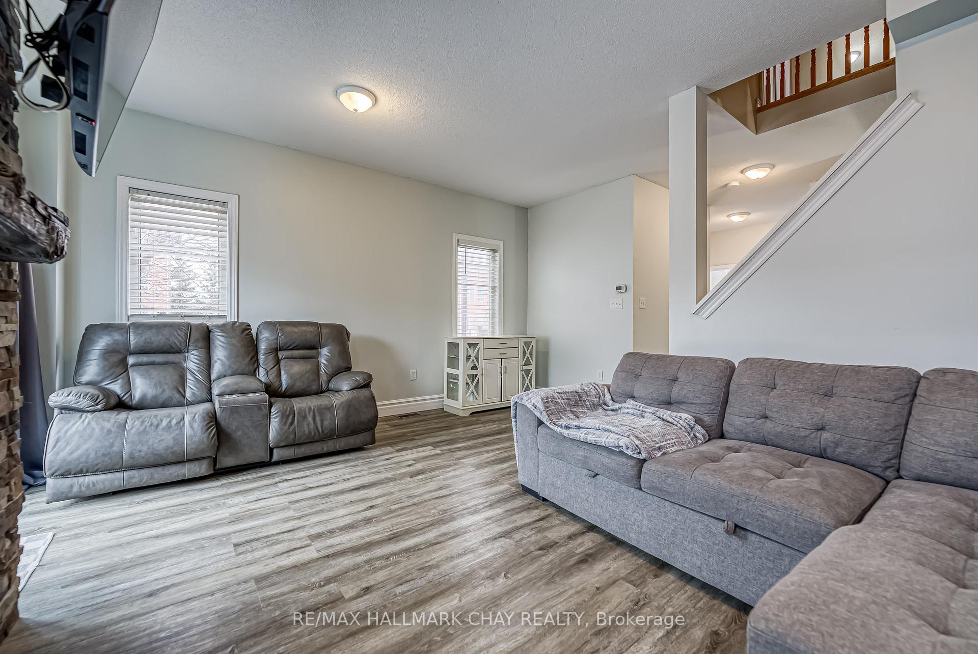 Photo 14 of 122 Stanley Street, Barrie, East Bayfield — HOMEH