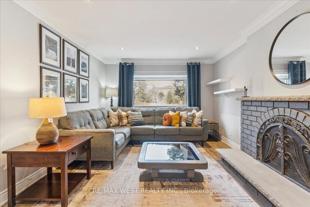 Photo 9 of 66 Partridge Circle, Vaughan, West Woodbridge — HOMEH