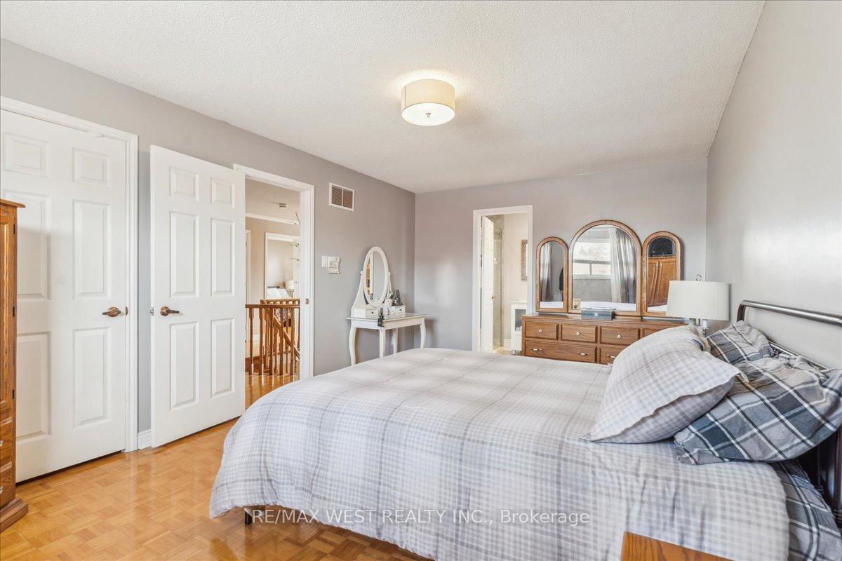 Photo 13 of 66 Partridge Circle, Vaughan, West Woodbridge — HOMEH