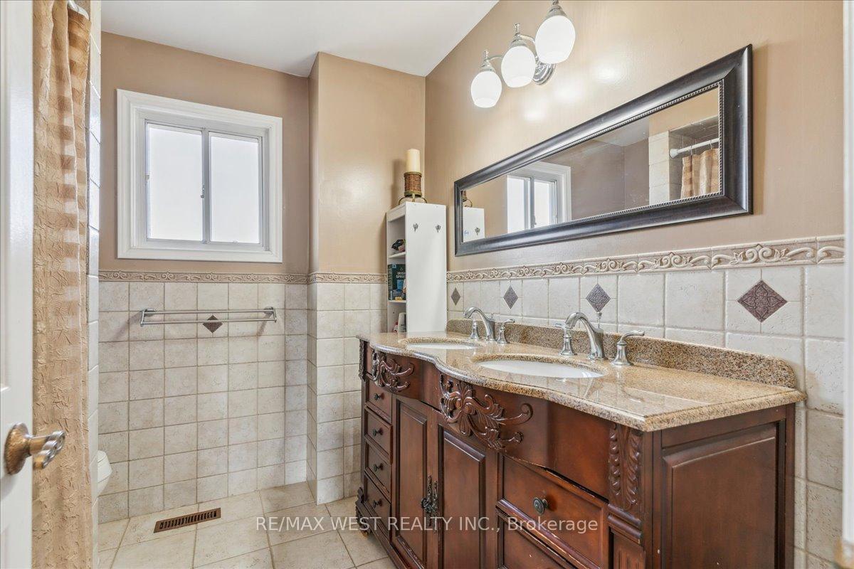 Photo 16 of 66 Partridge Circle, Vaughan, West Woodbridge — HOMEH