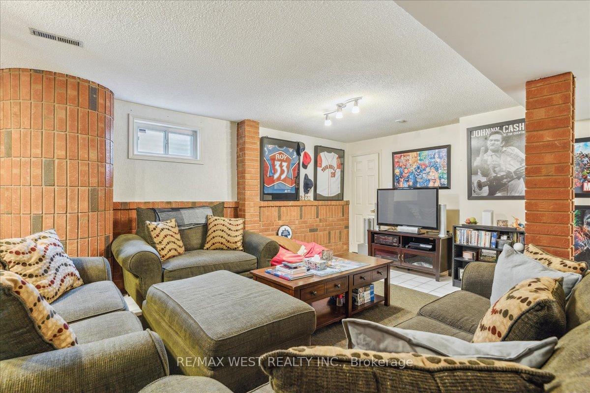 Photo 18 of 66 Partridge Circle, Vaughan, West Woodbridge — HOMEH