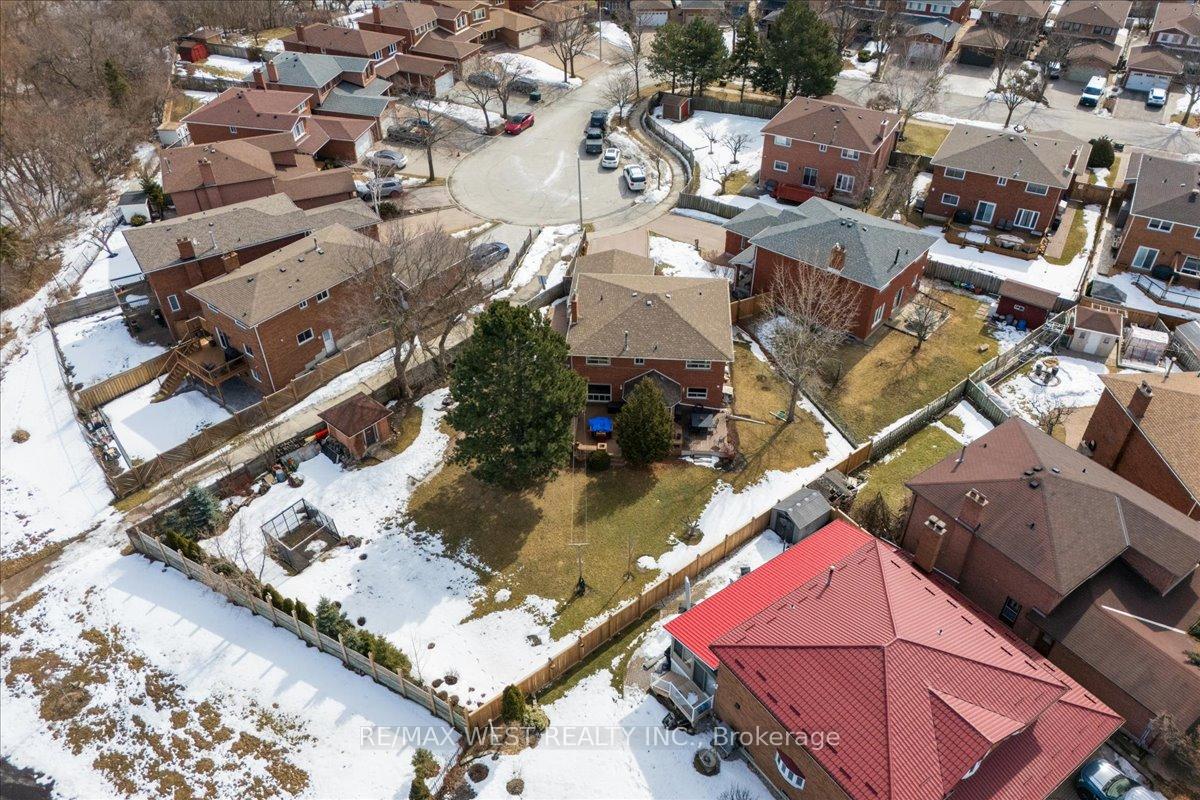Photo 25 of 66 Partridge Circle, Vaughan, West Woodbridge — HOMEH