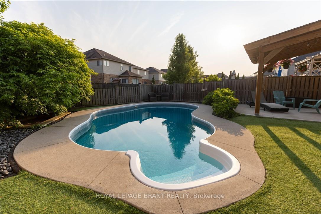 Photo 1 of 81 Windwood Drive, Hamilton, Binbrook — HOMEH