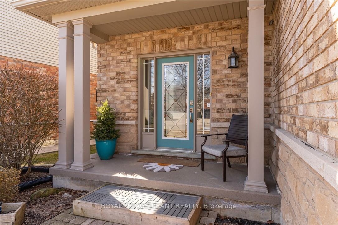 Photo 5 of 81 Windwood Drive, Hamilton, Binbrook — HOMEH