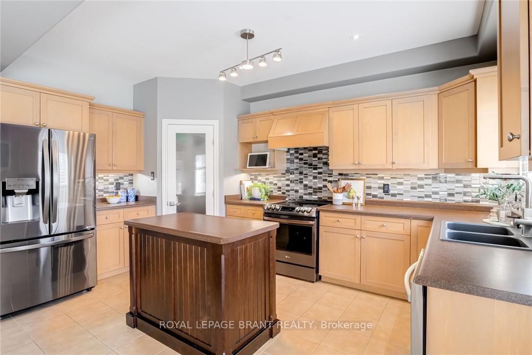 Photo 10 of 81 Windwood Drive, Hamilton, Binbrook — HOMEH