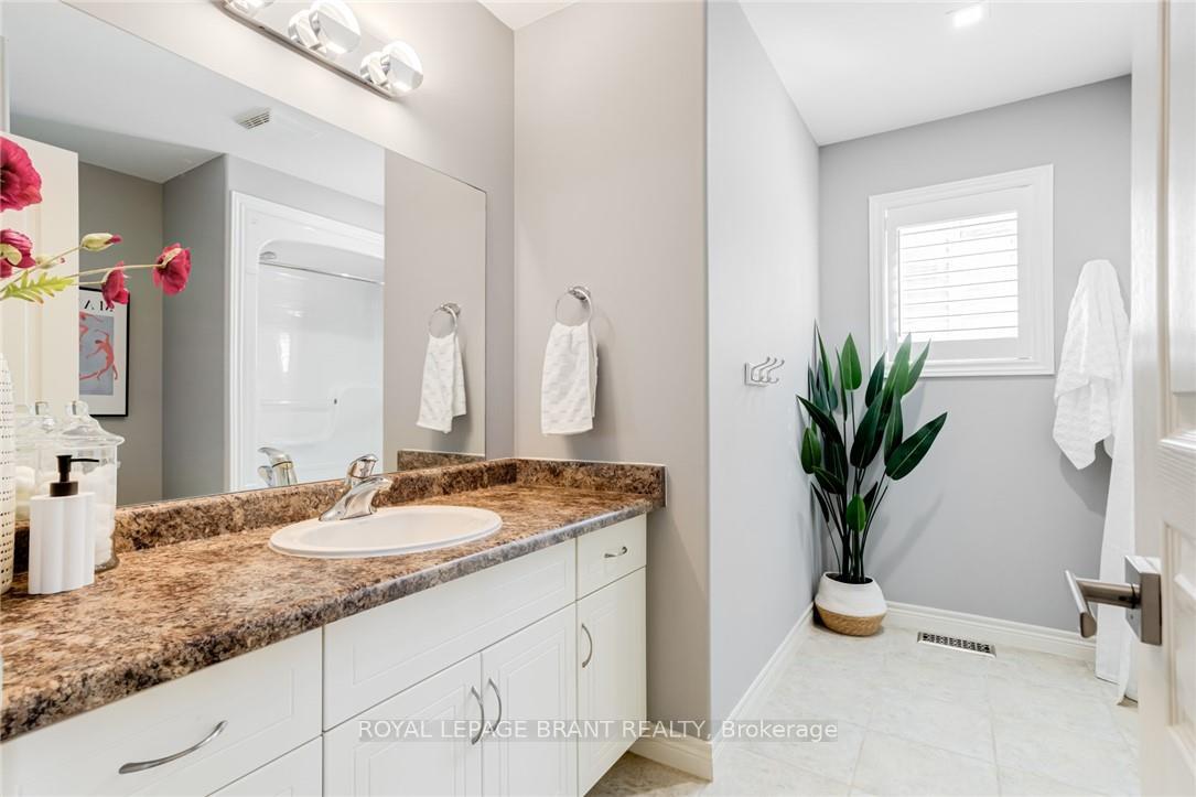 Photo 25 of 81 Windwood Drive, Hamilton, Binbrook — HOMEH