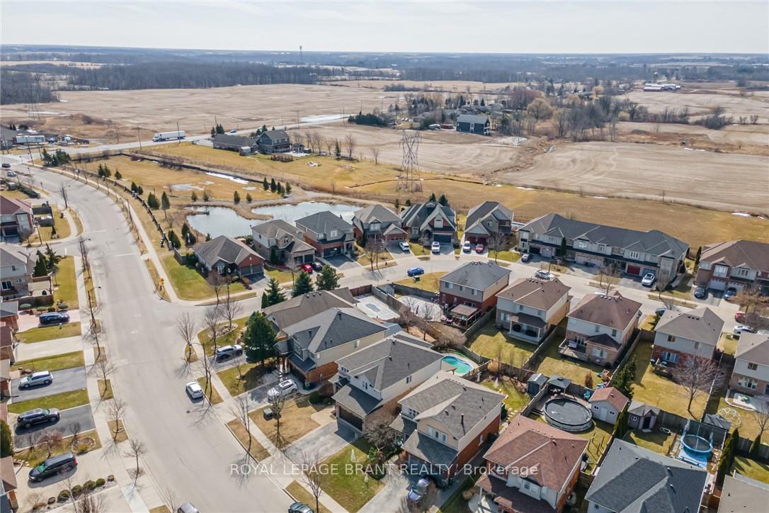 Photo 33 of 81 Windwood Drive, Hamilton, Binbrook — HOMEH