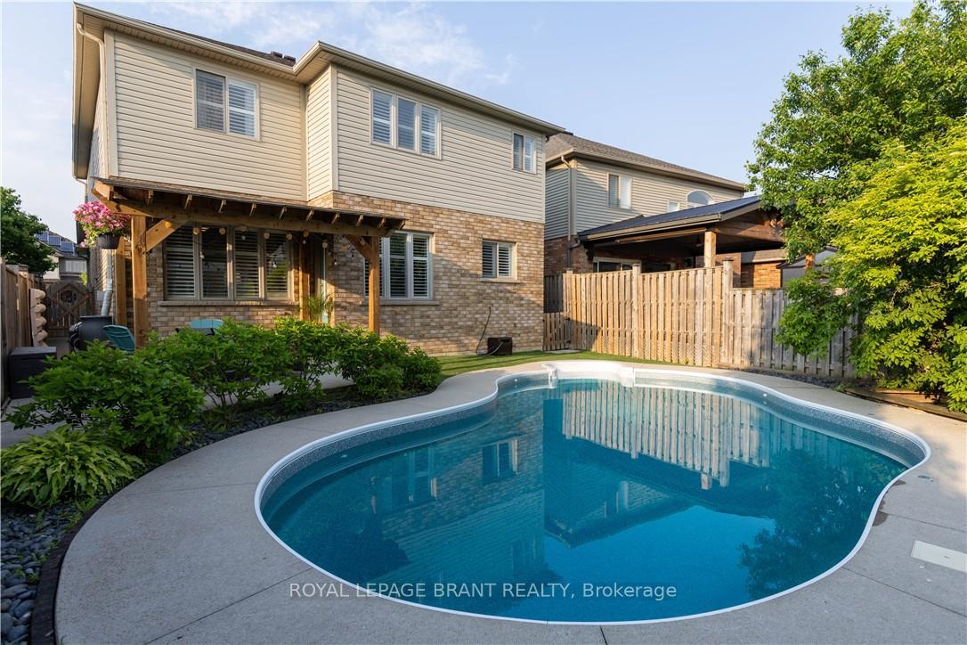 Photo 37 of 81 Windwood Drive, Hamilton, Binbrook — HOMEH