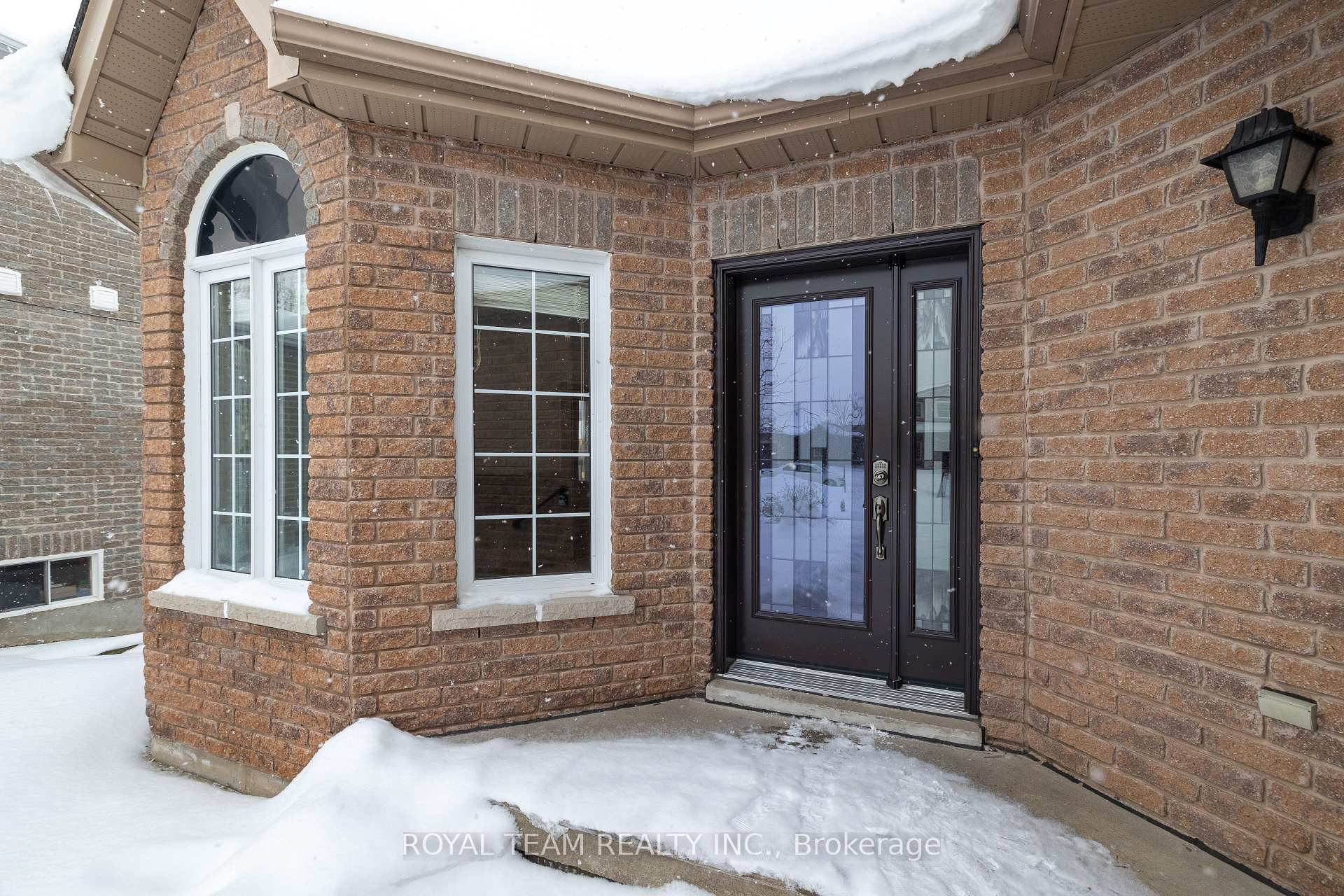 Photo 3 of 287 Pringle Drive, Barrie, Edgehill Drive — HOMEH
