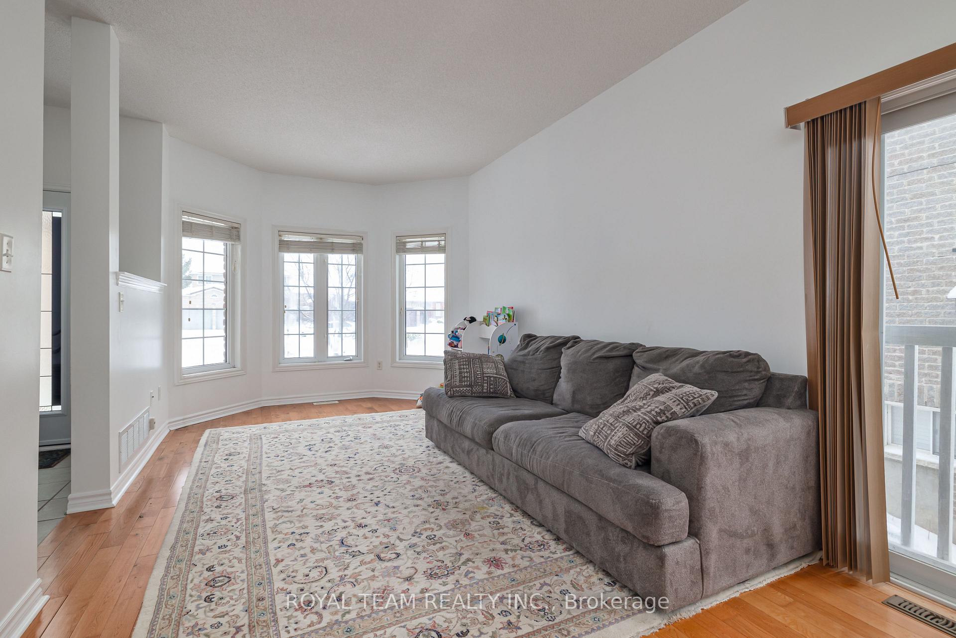 Photo 6 of 287 Pringle Drive, Barrie, Edgehill Drive — HOMEH