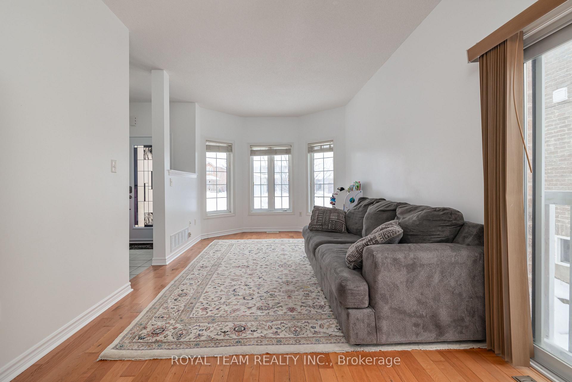 Photo 7 of 287 Pringle Drive, Barrie, Edgehill Drive — HOMEH