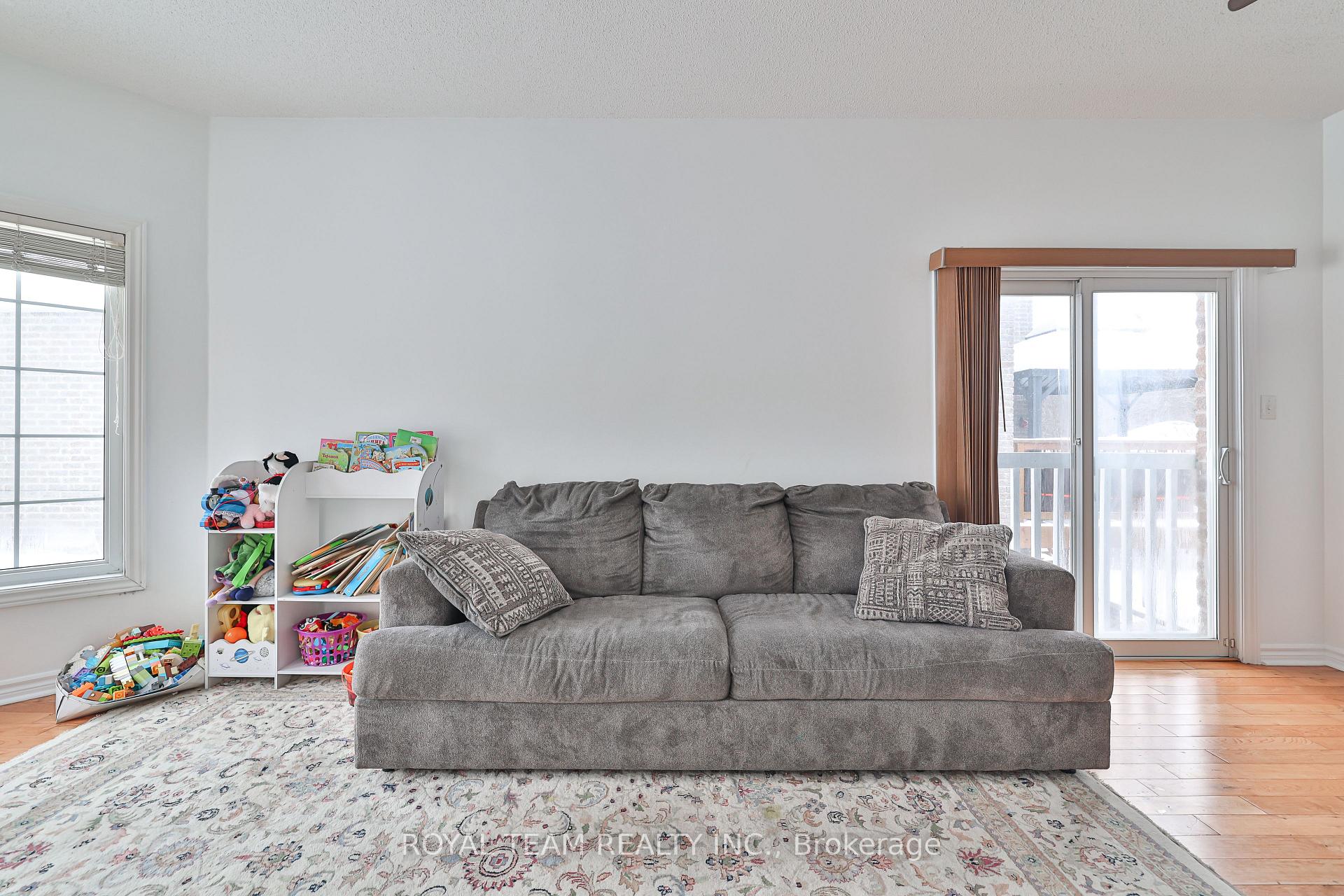 Photo 9 of 287 Pringle Drive, Barrie, Edgehill Drive — HOMEH