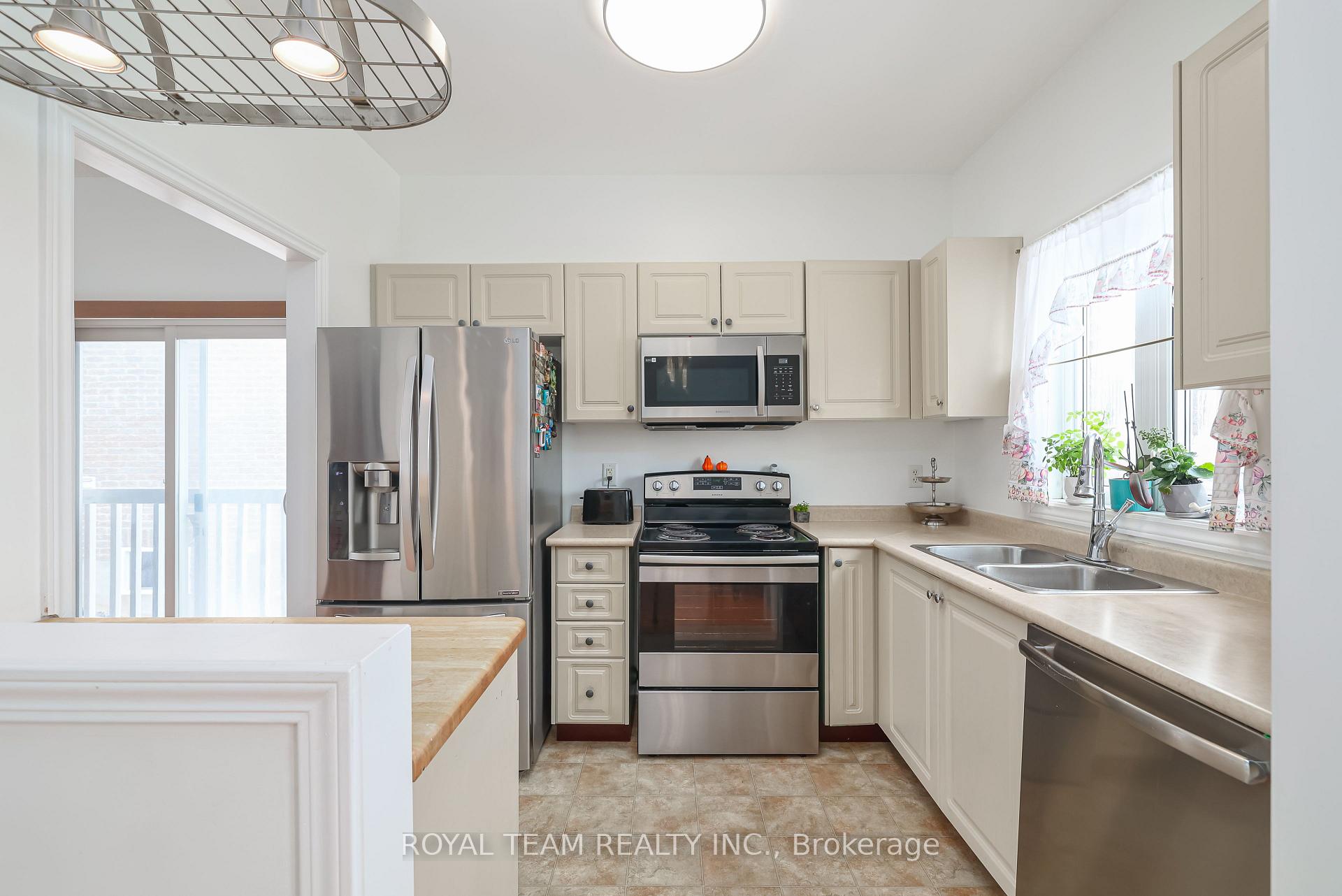 Photo 12 of 287 Pringle Drive, Barrie, Edgehill Drive — HOMEH