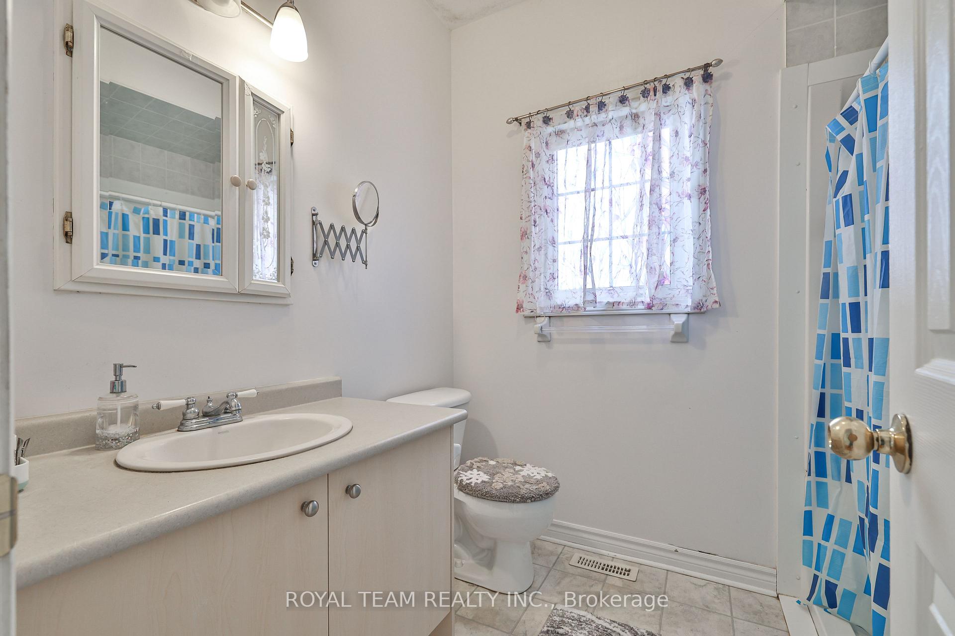 Photo 27 of 287 Pringle Drive, Barrie, Edgehill Drive — HOMEH