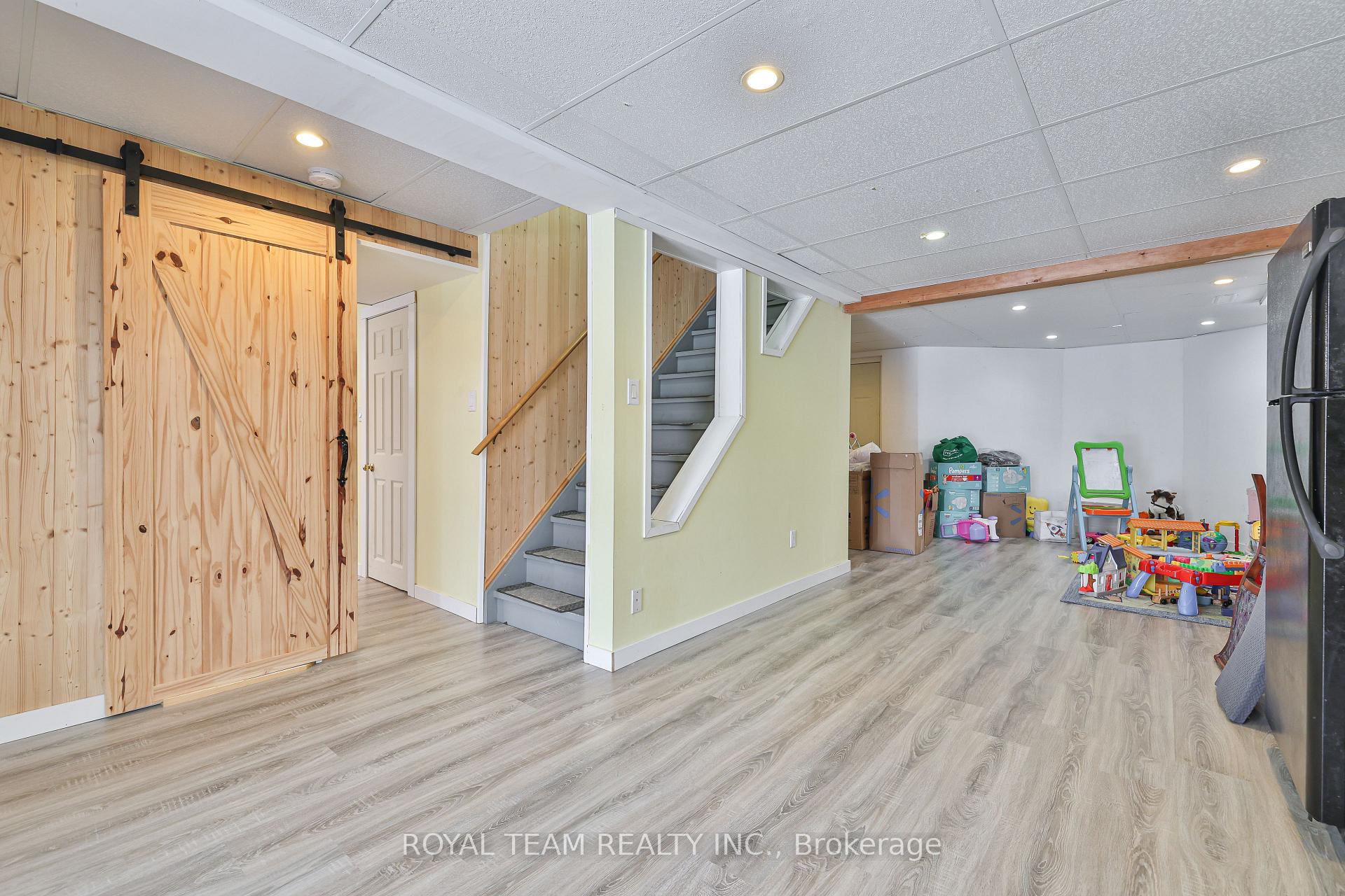 Photo 30 of 287 Pringle Drive, Barrie, Edgehill Drive — HOMEH