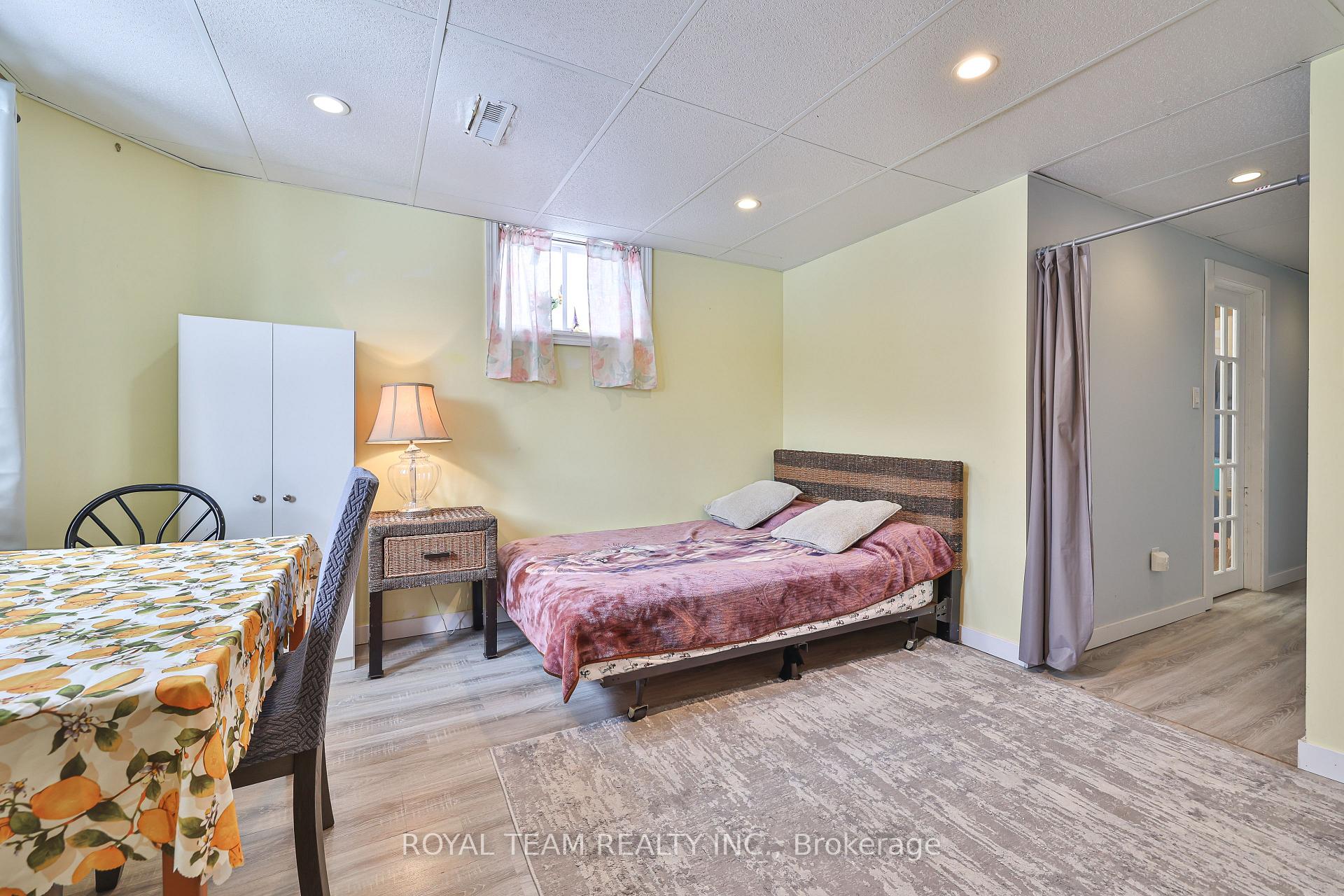Photo 33 of 287 Pringle Drive, Barrie, Edgehill Drive — HOMEH