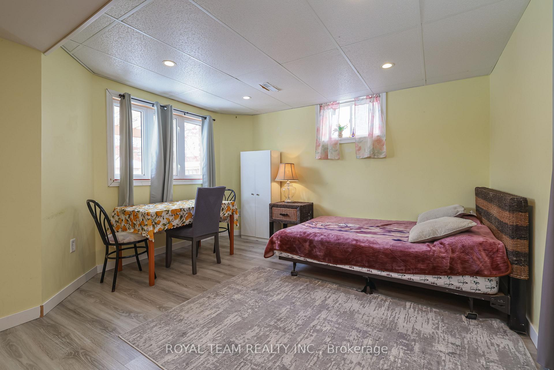 Photo 34 of 287 Pringle Drive, Barrie, Edgehill Drive — HOMEH