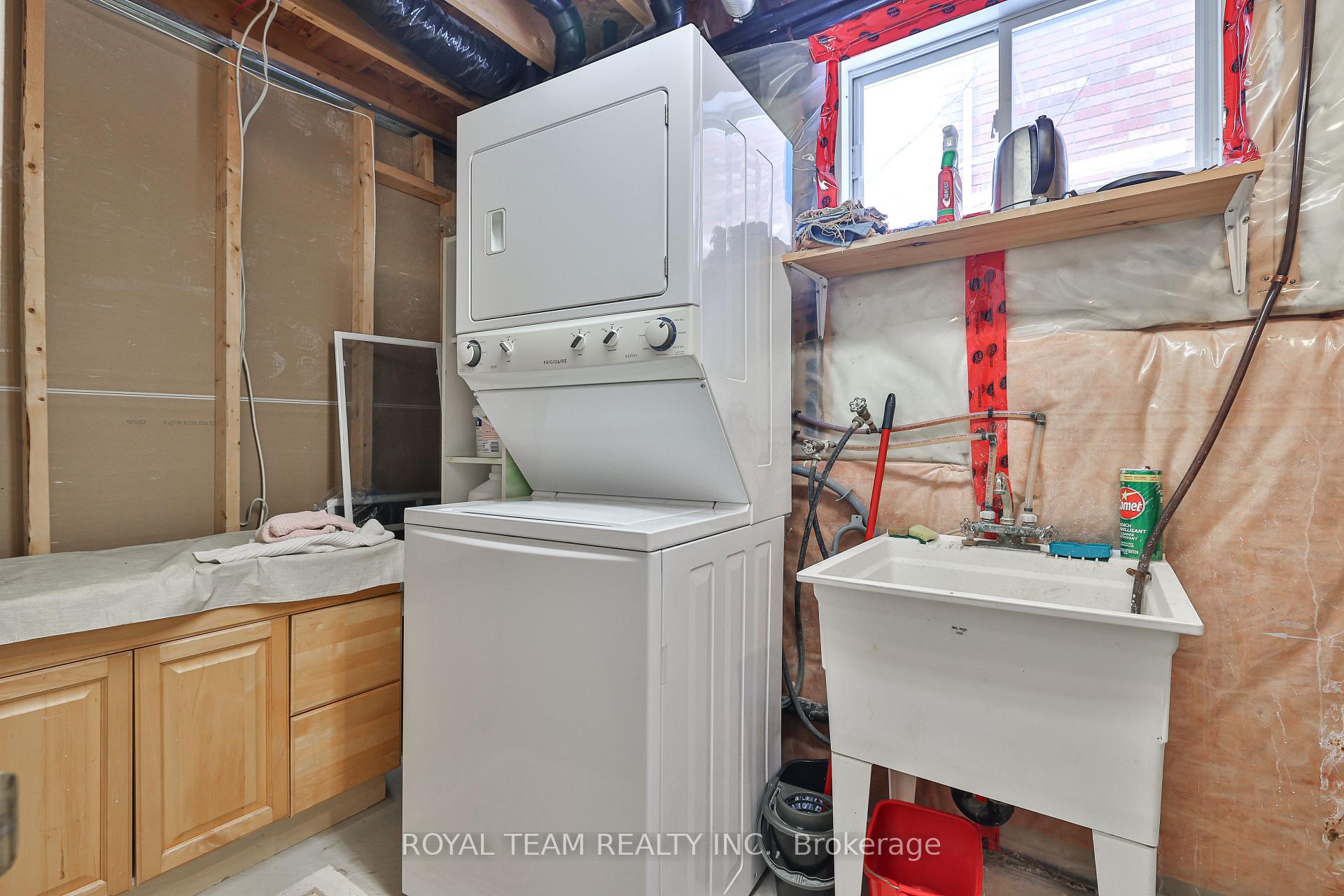 Photo 36 of 287 Pringle Drive, Barrie, Edgehill Drive — HOMEH