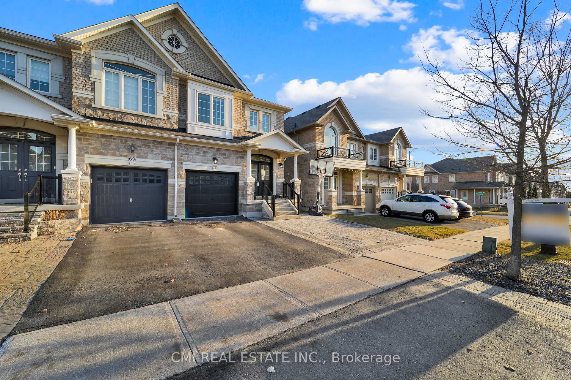 Photo 2 of 71 Lauderdale Drive, Vaughan, Patterson — HOMEH