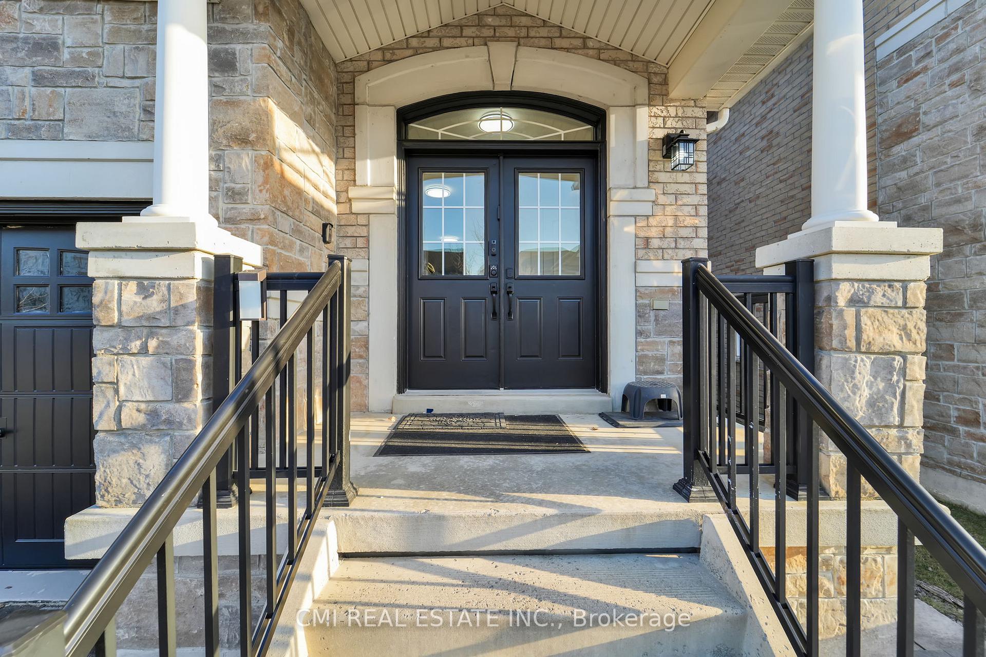Photo 3 of 71 Lauderdale Drive, Vaughan, Patterson — HOMEH