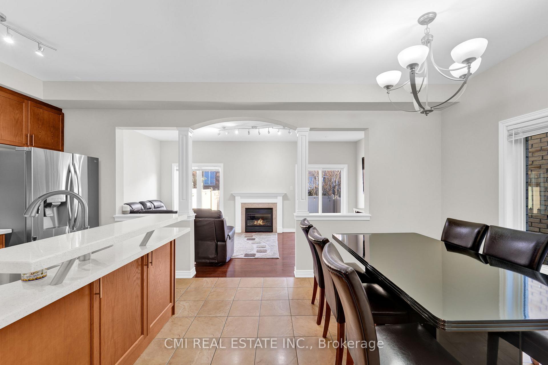 Photo 11 of 71 Lauderdale Drive, Vaughan, Patterson — HOMEH