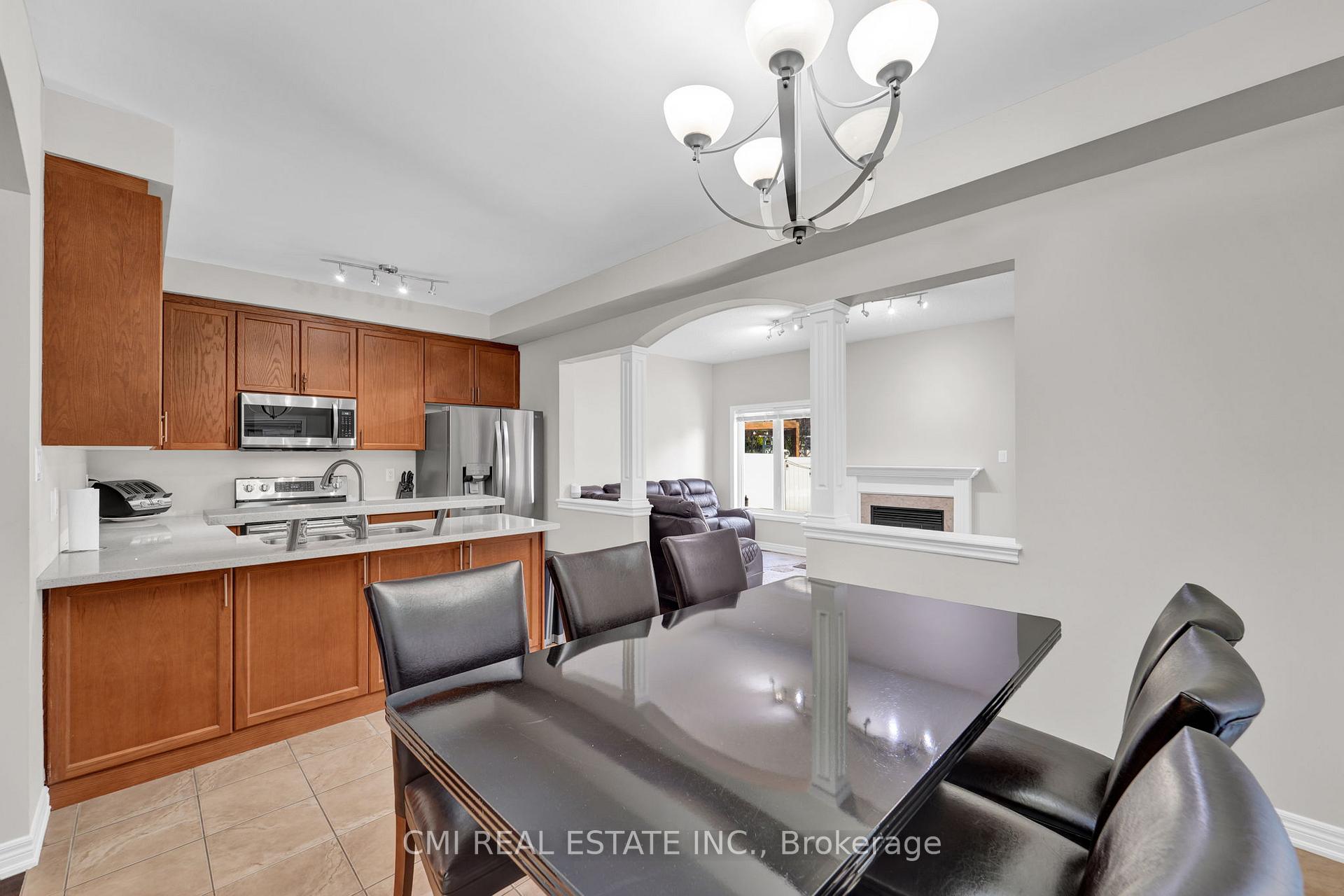 Photo 12 of 71 Lauderdale Drive, Vaughan, Patterson — HOMEH