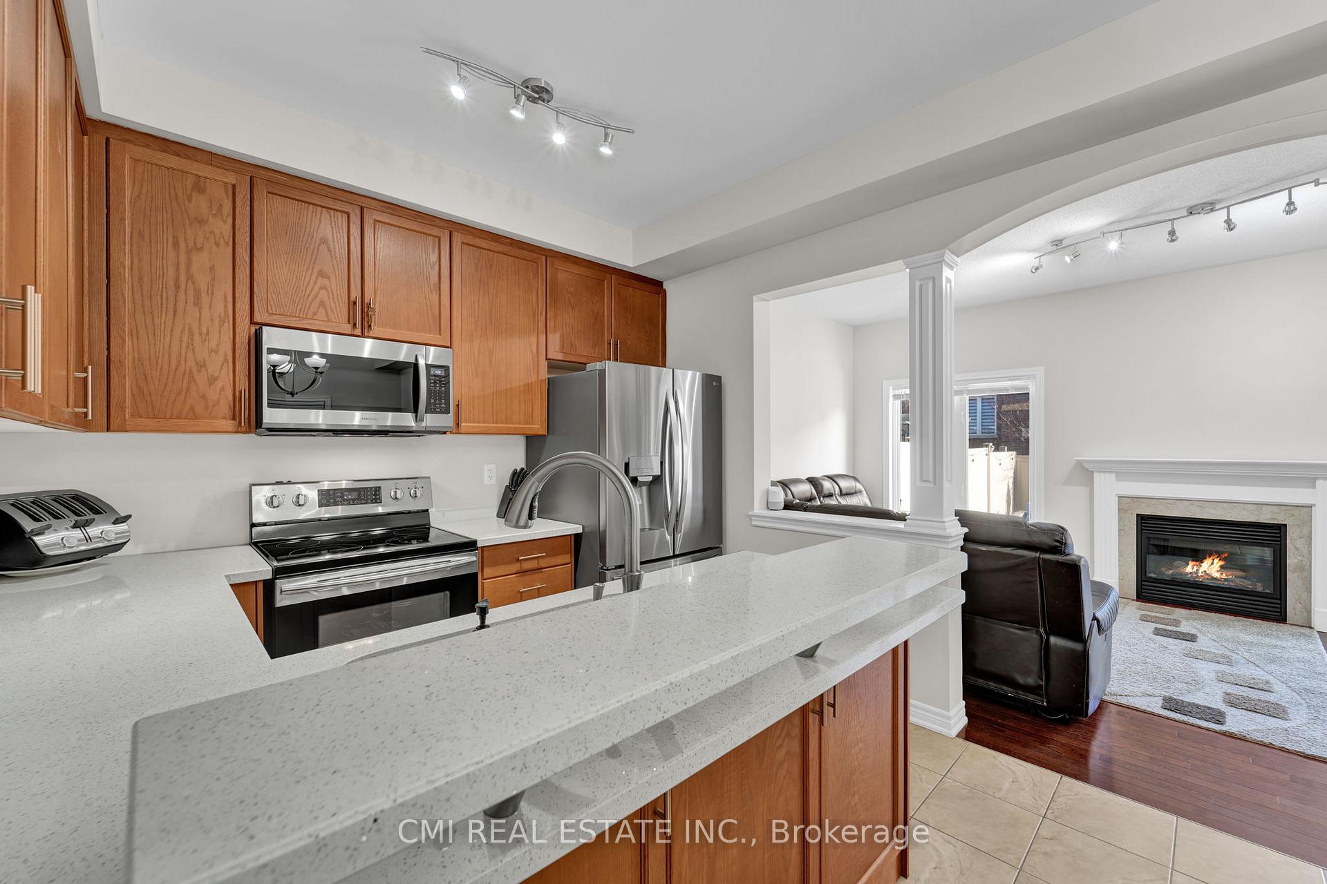 Photo 13 of 71 Lauderdale Drive, Vaughan, Patterson — HOMEH