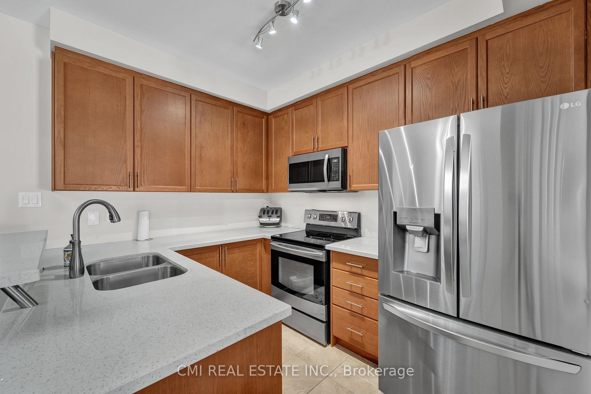 Photo 16 of 71 Lauderdale Drive, Vaughan, Patterson — HOMEH