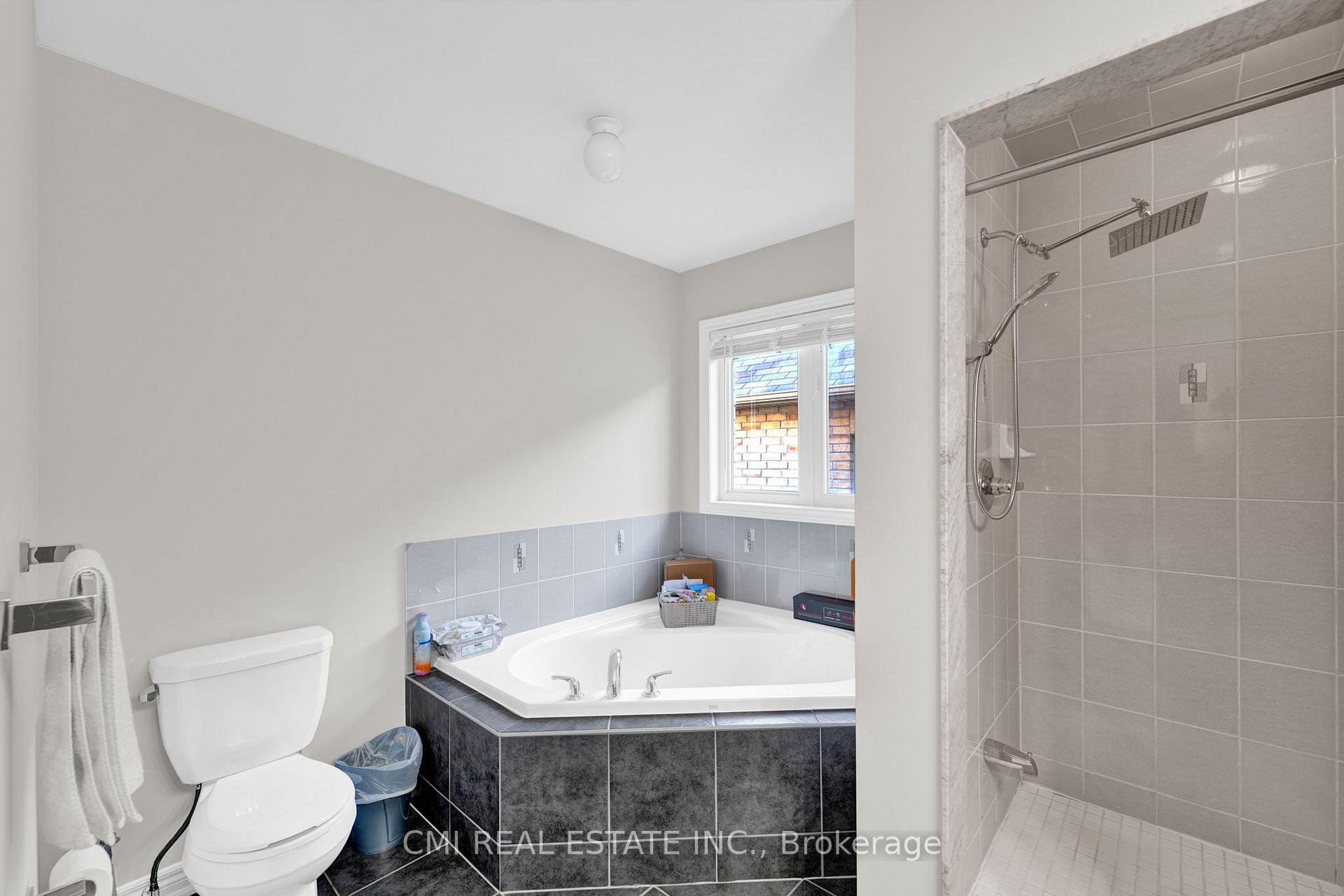 Photo 31 of 71 Lauderdale Drive, Vaughan, Patterson — HOMEH