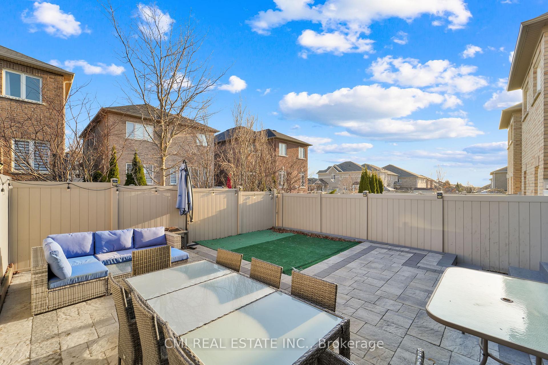 Photo 36 of 71 Lauderdale Drive, Vaughan, Patterson — HOMEH