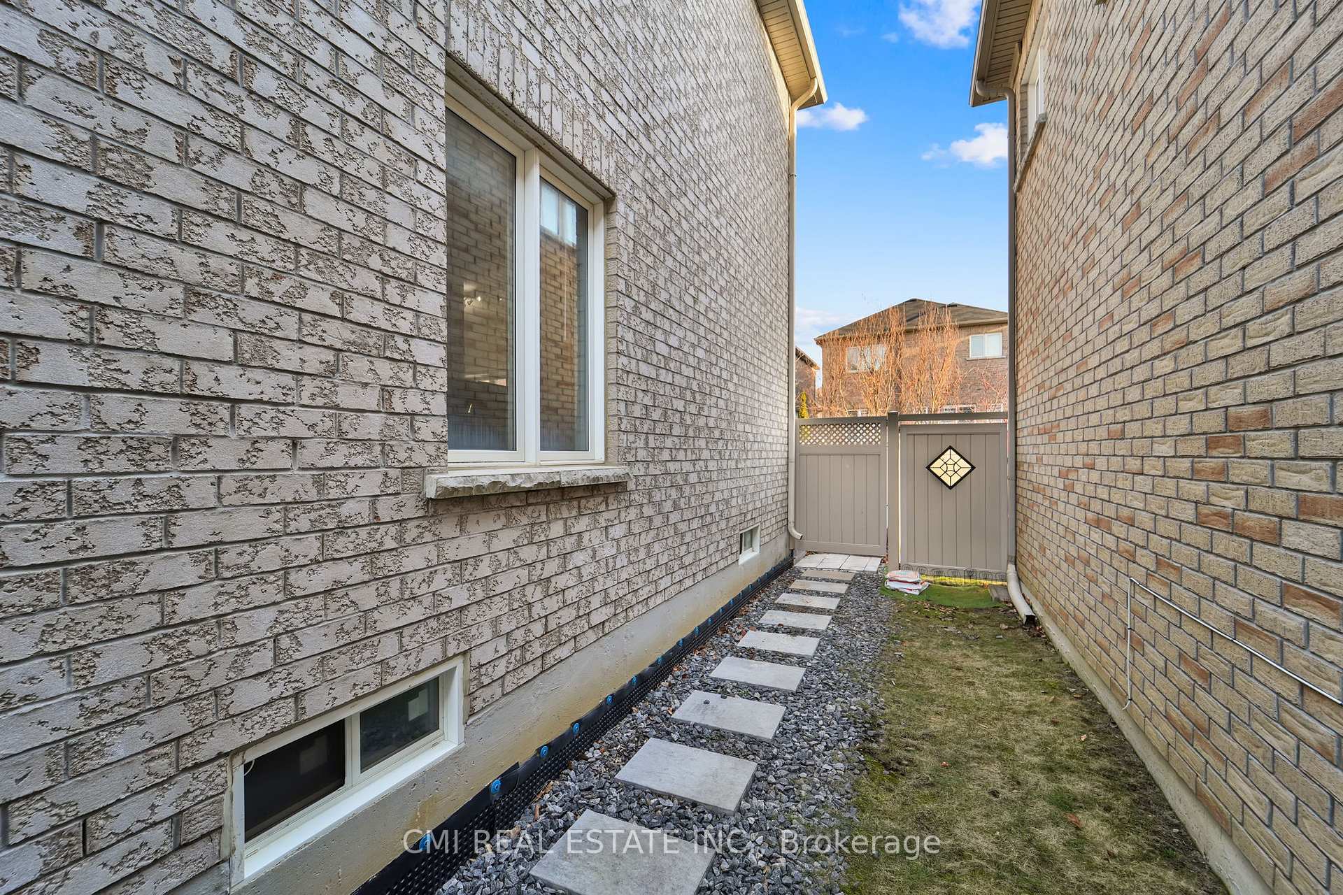 Photo 39 of 71 Lauderdale Drive, Vaughan, Patterson — HOMEH