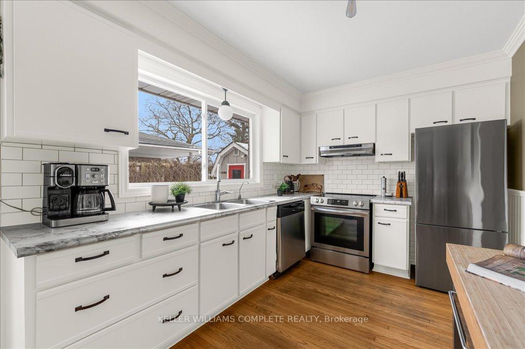 Photo 14 of 609 Braemore Road, Burlington, Roseland — HOMEH