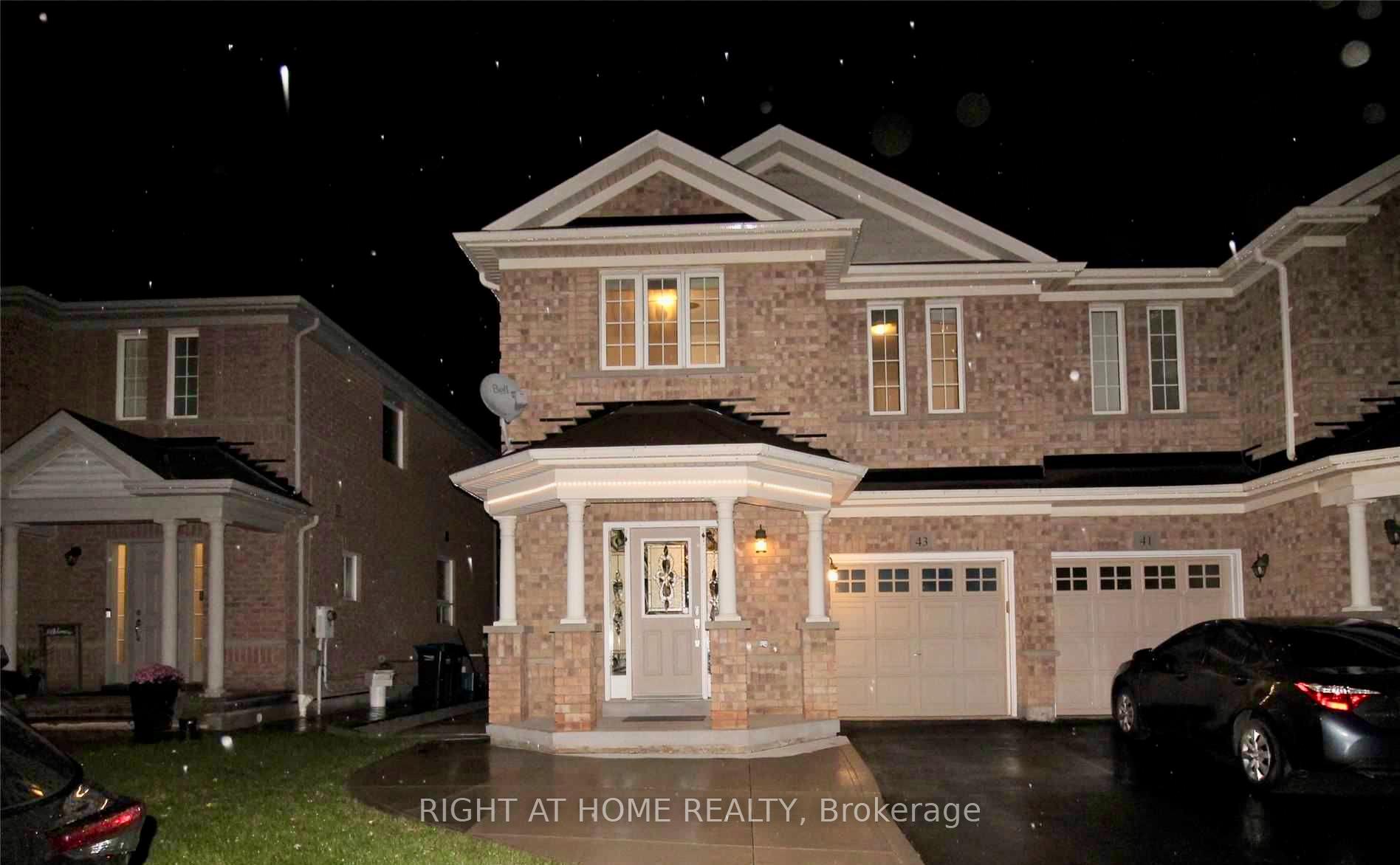 Front of Unit Upper, 43 Bushmill Circle