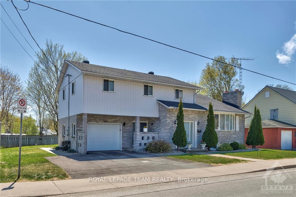 Front of 102 Ottawa Street