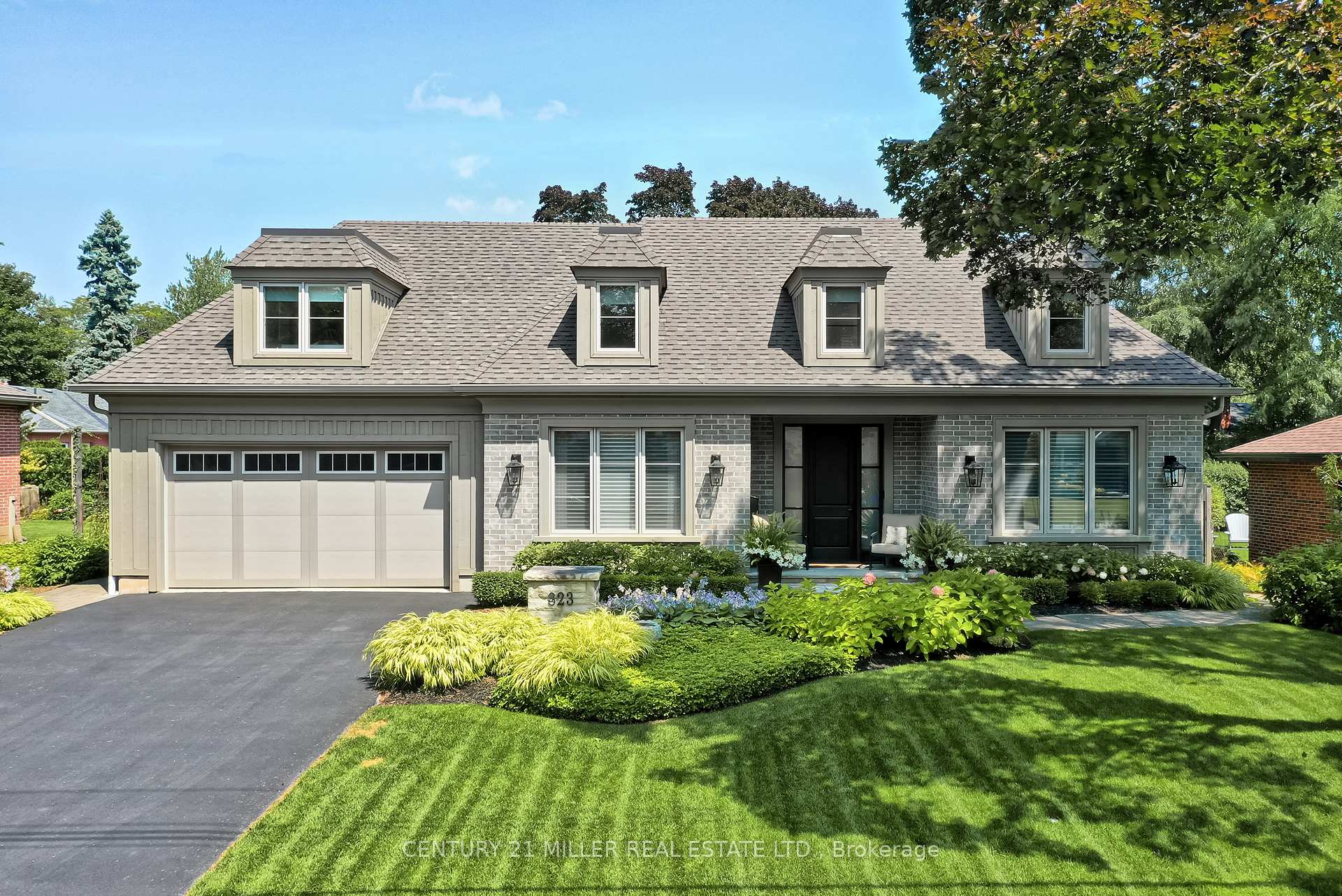 Photo 2 of 823 Partridge Drive, Burlington, LaSalle — HOMEH