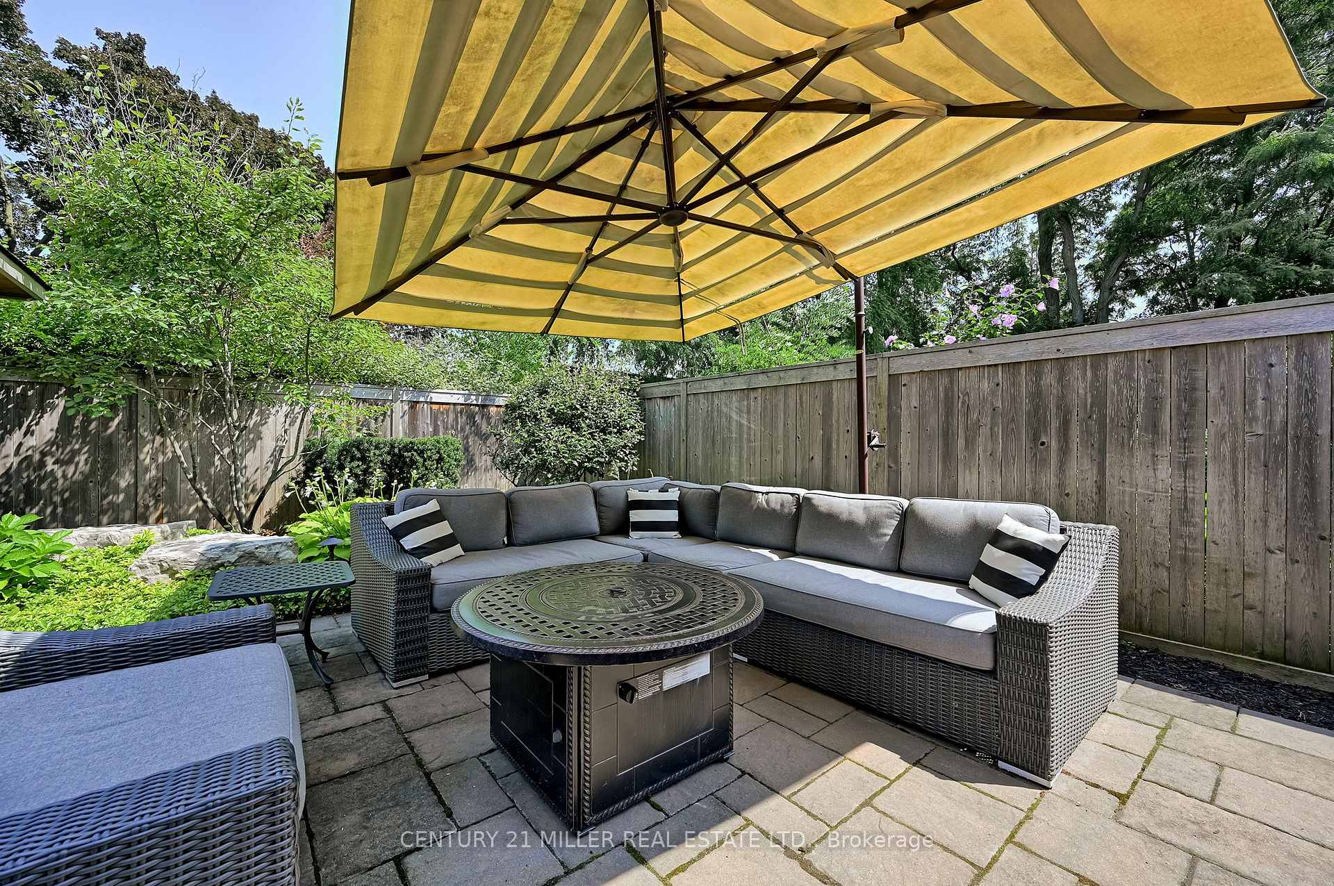 Photo 10 of 823 Partridge Drive, Burlington, LaSalle — HOMEH