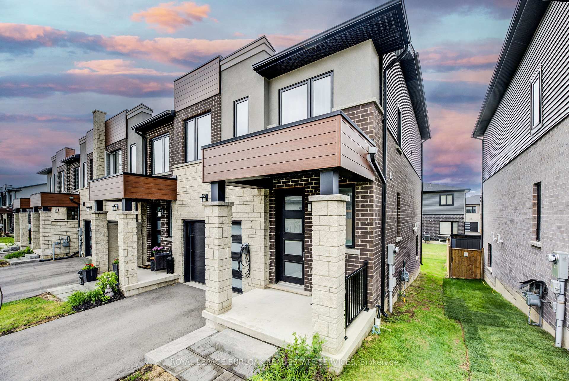 Photo 3 of 71 Bensley Lane, Hamilton, Mountview — HOMEH