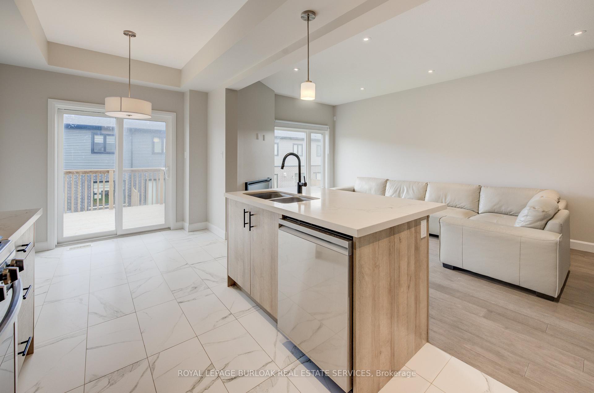 Photo 15 of 71 Bensley Lane, Hamilton, Mountview — HOMEH